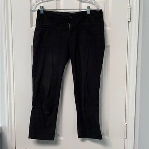 Black capris